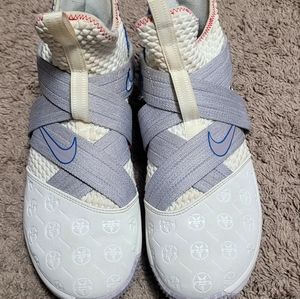 Mens lebron soldier 12 size 10